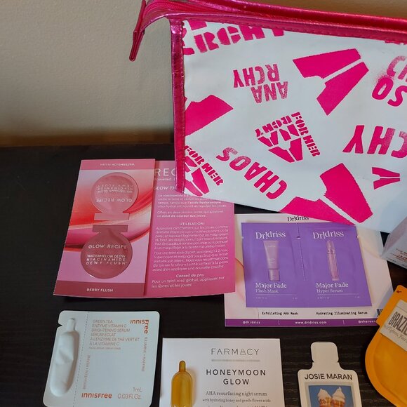 Summer Mix Samples + Toiletry Bag - Picture 3 of 10